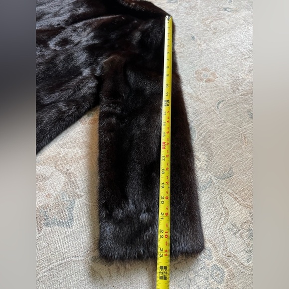 Vintage - Evans Furs/Bill Blass exclusive at Jordan Marsh - Picture 15 of 16